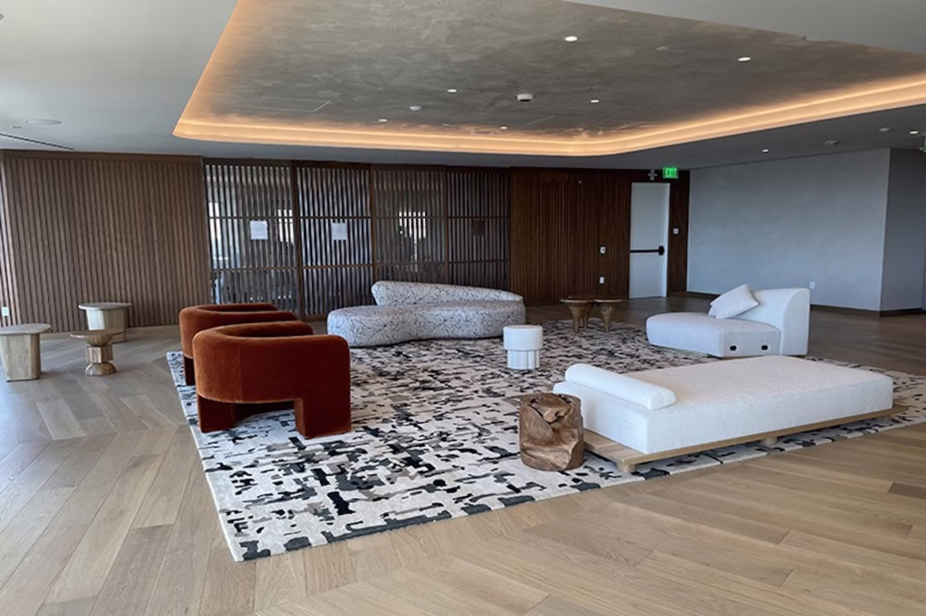 US Bank Tower - 54th Floor