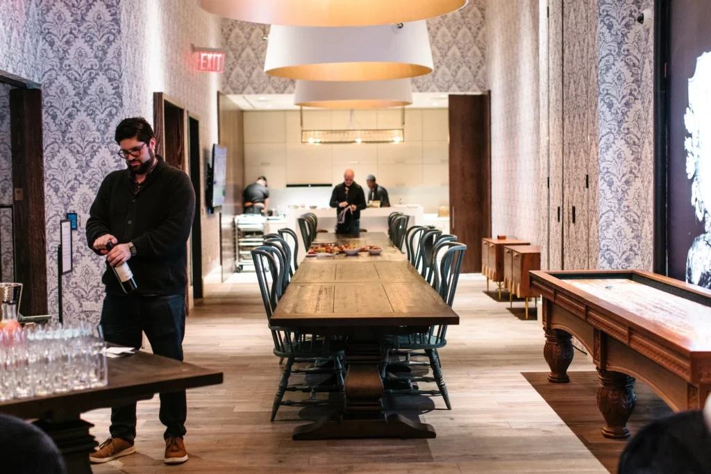 19 Dutch - Dining Room