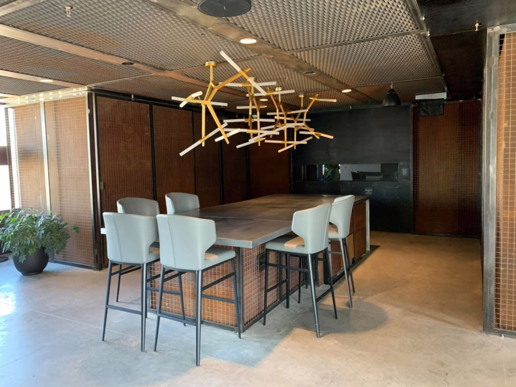 Flame Lounge - Image 3