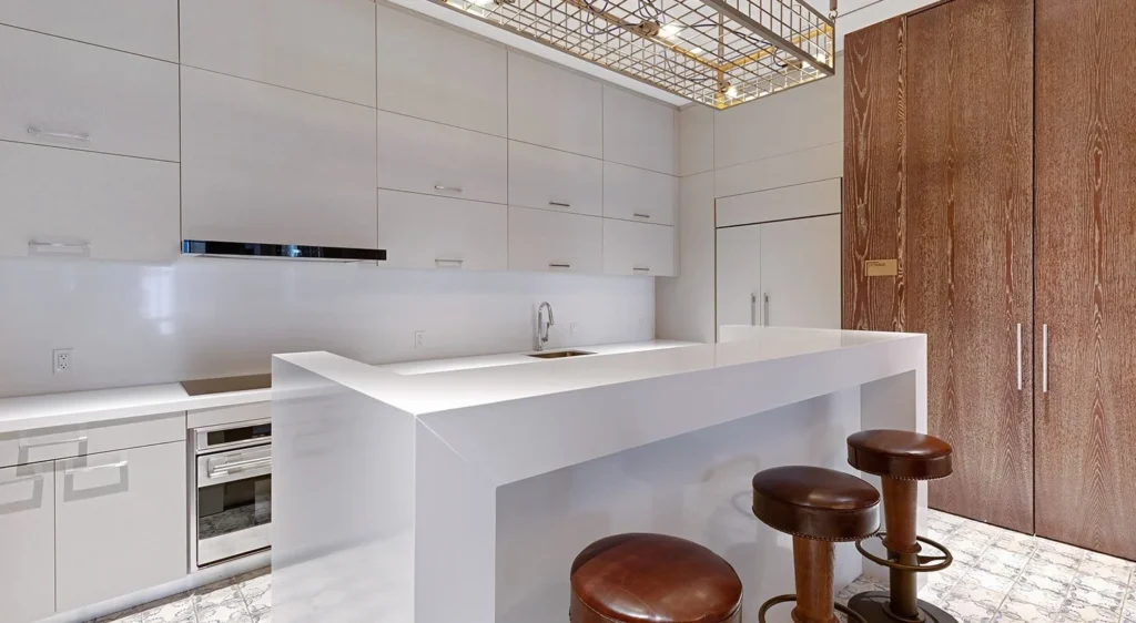 19 Dutch - Dining Room